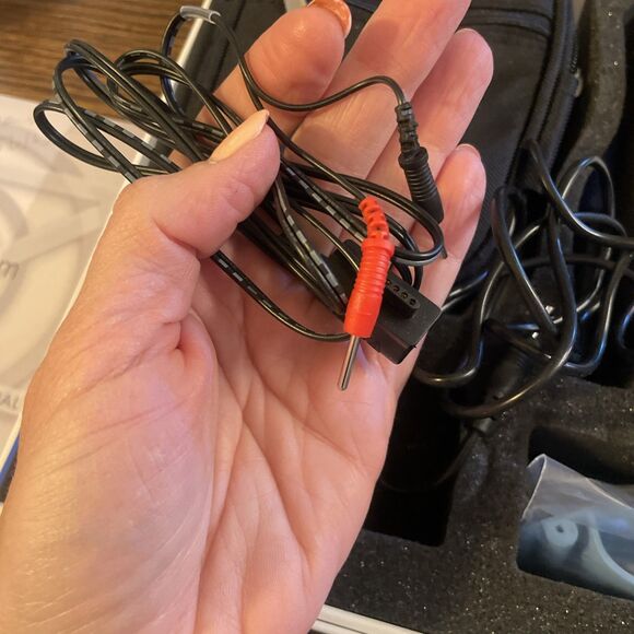 AVAZZIA EZZI-LIFT COSMETIC MICROCURRENT FACIAL MASSAGE AT HOME - Picture 8 of 10